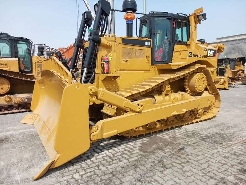 Cat D8R (Abu Dhabi) - Buldozer: Foto 2 Cat D8R (Abu Dhabi) - Buldozer: Foto 2