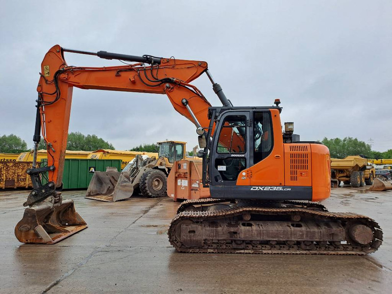 Doosan DX235LCR-5 (+ 3 Buckets) - Excavator pe şenile: Foto 1 Doosan DX235LCR-5 (+ 3 Buckets) - Excavator pe şenile: Foto 1