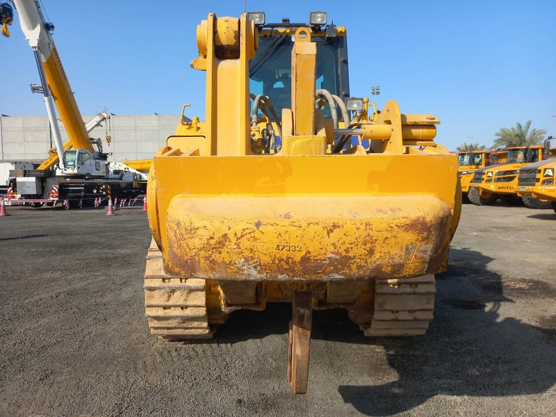 Komatsu D155A-6R (4 pcs available in Abu Dhabi) - Buldozer: Foto 3 Komatsu D155A-6R (4 pcs available in Abu Dhabi) - Buldozer: Foto 3