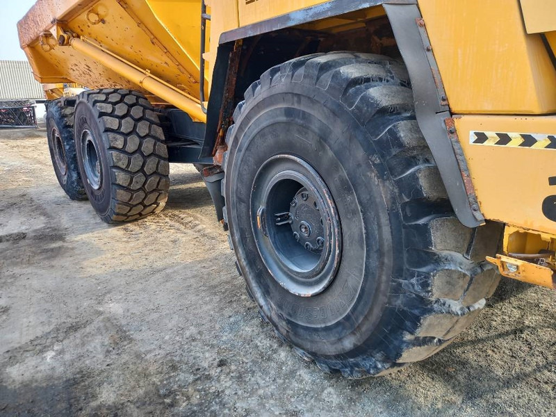 Camion articulat Komatsu HM400-3R (4 pcs available in Abu Dhabi): Foto 18