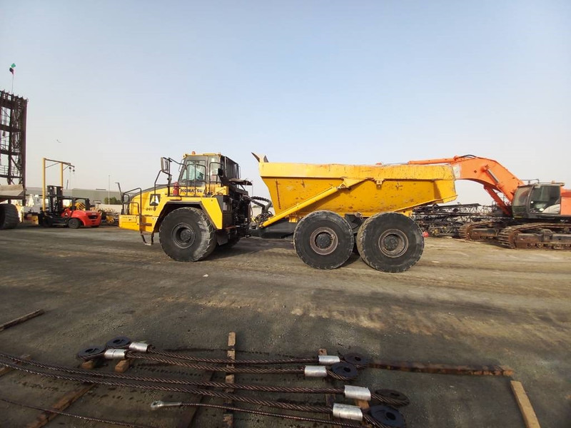 Camion articulat Komatsu HM400-3R (4 pcs available in Abu Dhabi): Foto 9
