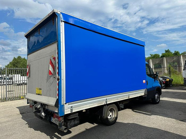 Iveco 35C16 - Autoutilitară cu prelată: Foto 4 Iveco 35C16 - Autoutilitară cu prelată: Foto 4