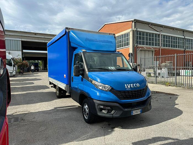Iveco 35C16 - Autoutilitară cu prelată: Foto 1 Iveco 35C16 - Autoutilitară cu prelată: Foto 1