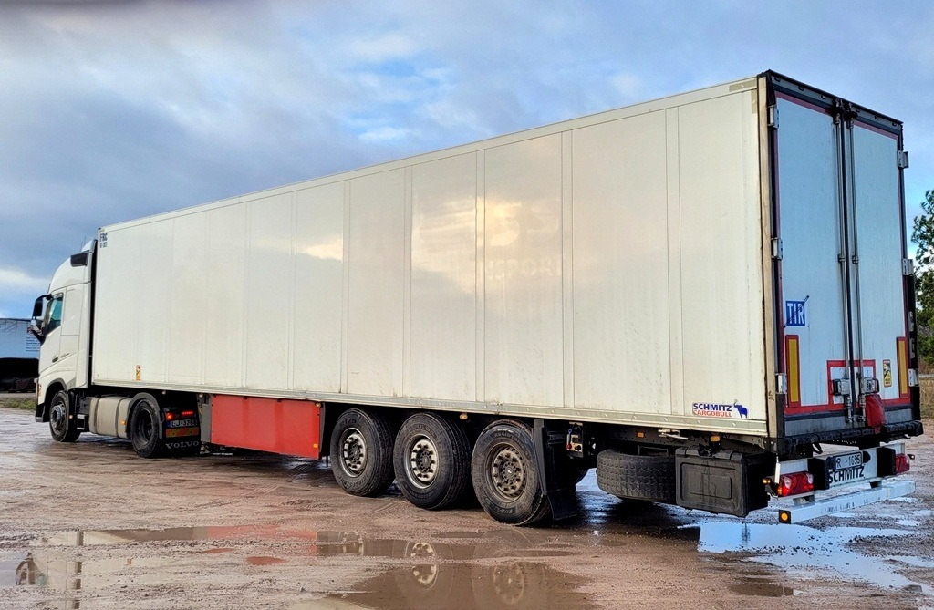 Volvo FH460 + refrigerated semi-trailer - Cap tractor: Foto 4 Volvo FH460 + refrigerated semi-trailer - Cap tractor: Foto 4