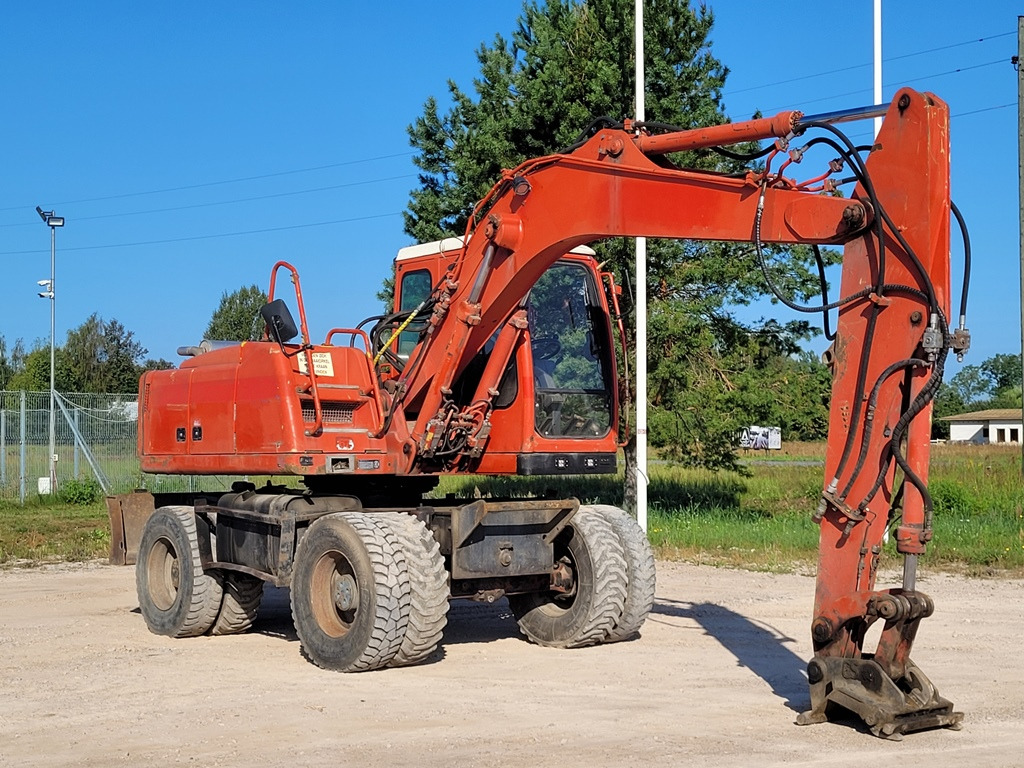 FURUKAWA W725 LS - Excavator pe roţi: Foto 3 FURUKAWA W725 LS - Excavator pe roţi: Foto 3