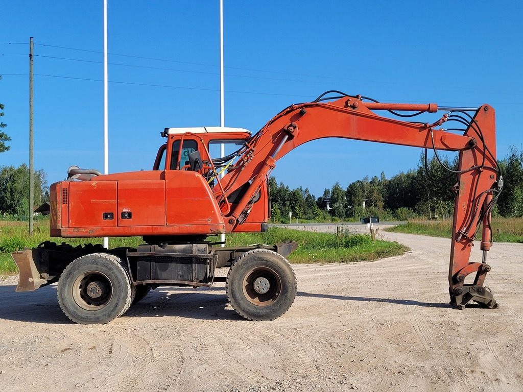 FURUKAWA W725 LS - Excavator pe roţi: Foto 4 FURUKAWA W725 LS - Excavator pe roţi: Foto 4