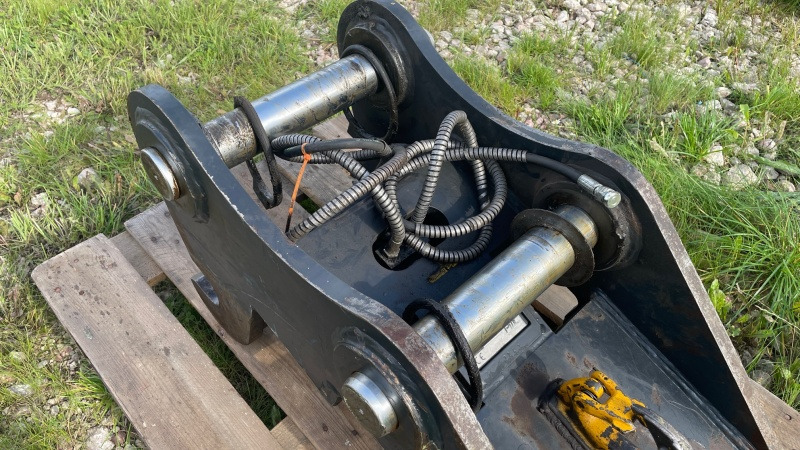 NTP10 B20 S1 - Cuplare rapidă pentru Excavator: Foto 5 NTP10 B20 S1 - Cuplare rapidă pentru Excavator: Foto 5