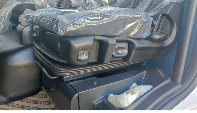 IVECO EuroCargo ML120EL21 EVI_E-AC+ PILOT+PTO... - Camion şasiu: Foto 5 IVECO EuroCargo ML120EL21 EVI_E-AC+ PILOT+PTO... - Camion şasiu: Foto 5