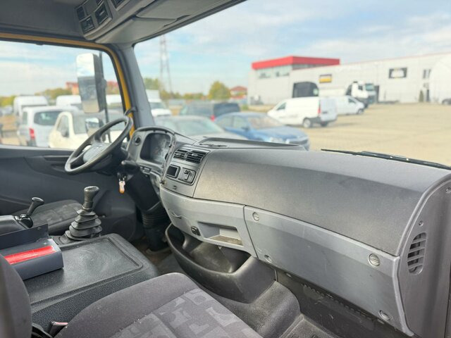 MERCEDES-BENZ Atego 1022 L Pritsche / Klima / Tachograph... - Maşină de tractare: Foto 4 MERCEDES-BENZ Atego 1022 L Pritsche / Klima / Tachograph... - Maşină de tractare: Foto 4