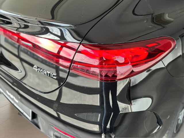 MERCEDES-BENZ EQE 350 4Matic AMG LINE+AC+ELECTRIC ART+ADVANCED... - Berlină/ Sedan: Foto 4 MERCEDES-BENZ EQE 350 4Matic AMG LINE+AC+ELECTRIC ART+ADVANCED... - Berlină/ Sedan: Foto 4