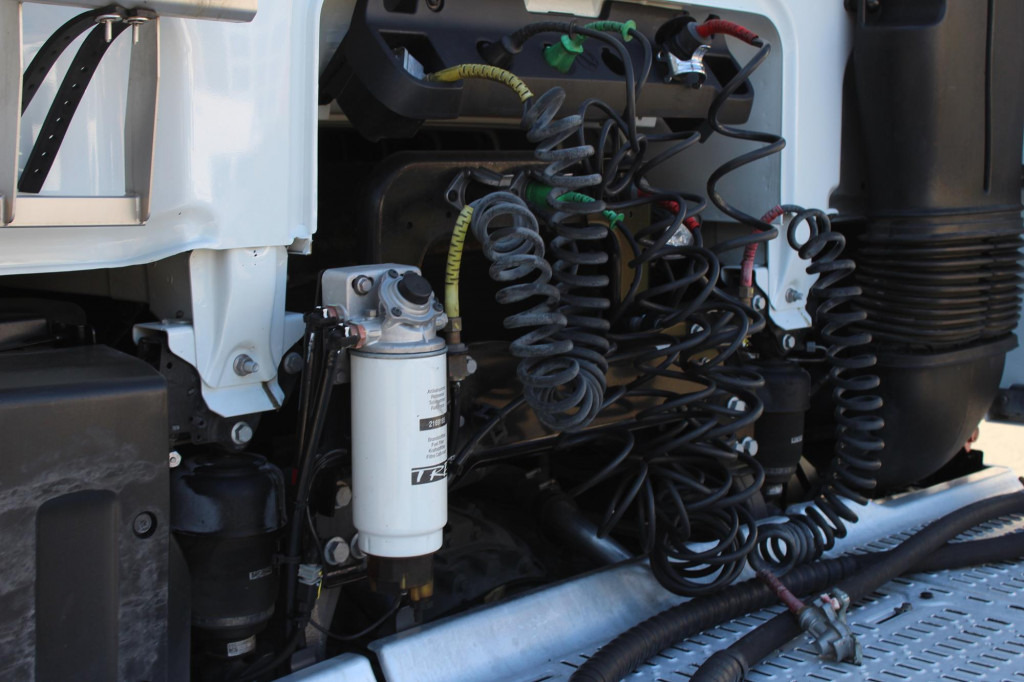 Cap tractor Daf 530 SSC  Retarder  Kühlbox  2 Tanks  Standklima: Foto 14