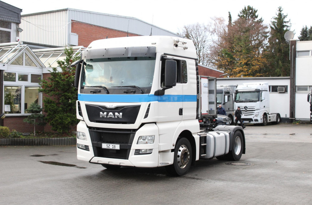 MAN TGX 18.480 E6 Retarder Kompressor Alufelgen Kühl - Cap tractor: Foto 1 MAN TGX 18.480 E6 Retarder Kompressor Alufelgen Kühl - Cap tractor: Foto 1