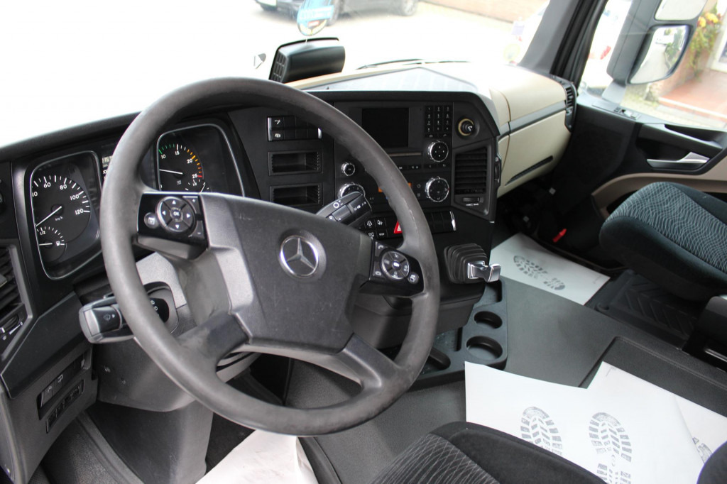 Mercedes-Benz Actros 1843 E6 ACC LDW Vollspoiler - Cap tractor: Foto 4 Mercedes-Benz Actros 1843 E6 ACC LDW Vollspoiler - Cap tractor: Foto 4