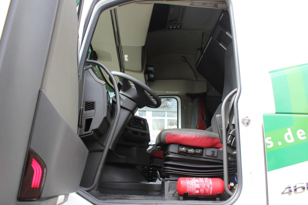 Volvo FH 460 E6 Globetrotter 2 Tanks i-Park Cool - Cap tractor: Foto 4 Volvo FH 460 E6 Globetrotter 2 Tanks i-Park Cool - Cap tractor: Foto 4