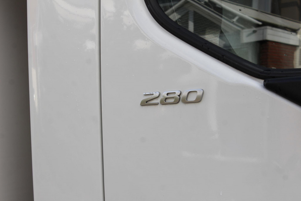 Daf LF 280 Koffer Klima LDW Rolltor LBW 149Tkm - Camion furgon: Foto 3 Daf LF 280 Koffer Klima LDW Rolltor LBW 149Tkm - Camion furgon: Foto 3