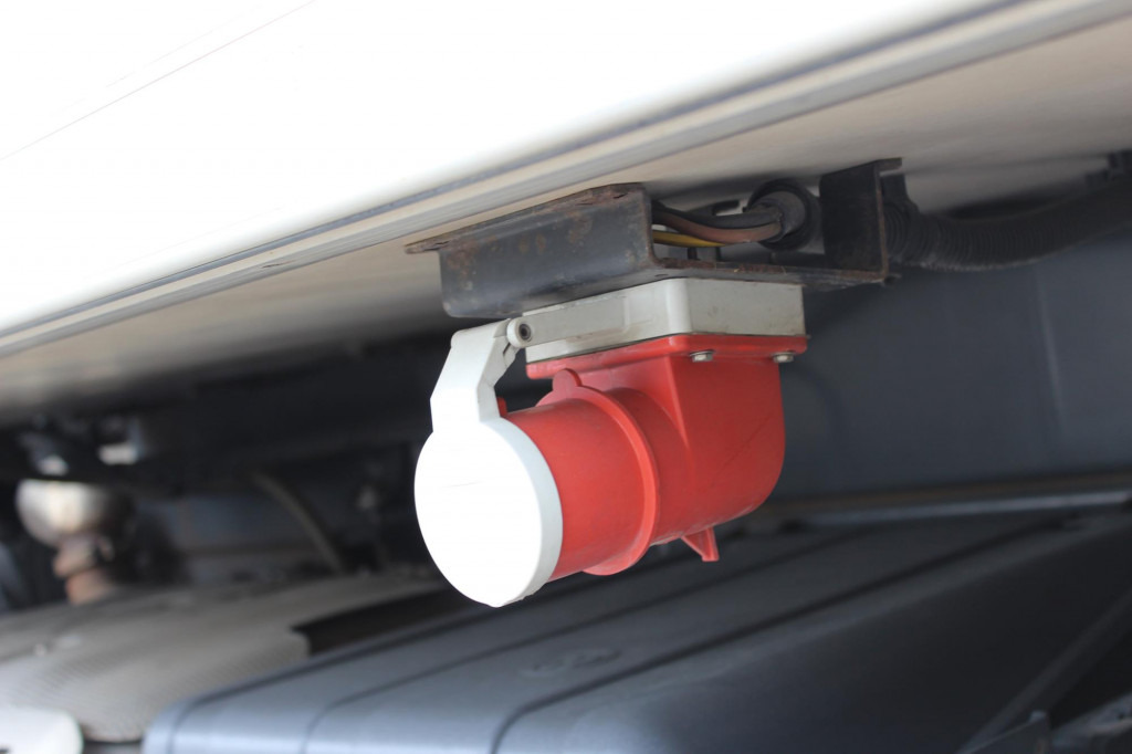 Iveco Eurocargo ML190-280L E6 CS 1250 Mt Tür+LBW FRC - Camion frigider: Foto 5 Iveco Eurocargo ML190-280L E6 CS 1250 Mt Tür+LBW FRC - Camion frigider: Foto 5