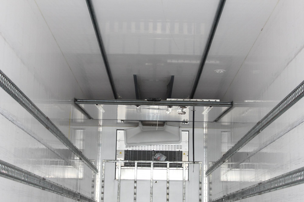 Lamberet CV 1550   Aluboden   BPW   TW   FRC   Liftachse - Semiremorcă frigider: Foto 2 Lamberet CV 1550   Aluboden   BPW   TW   FRC   Liftachse - Semiremorcă frigider: Foto 2