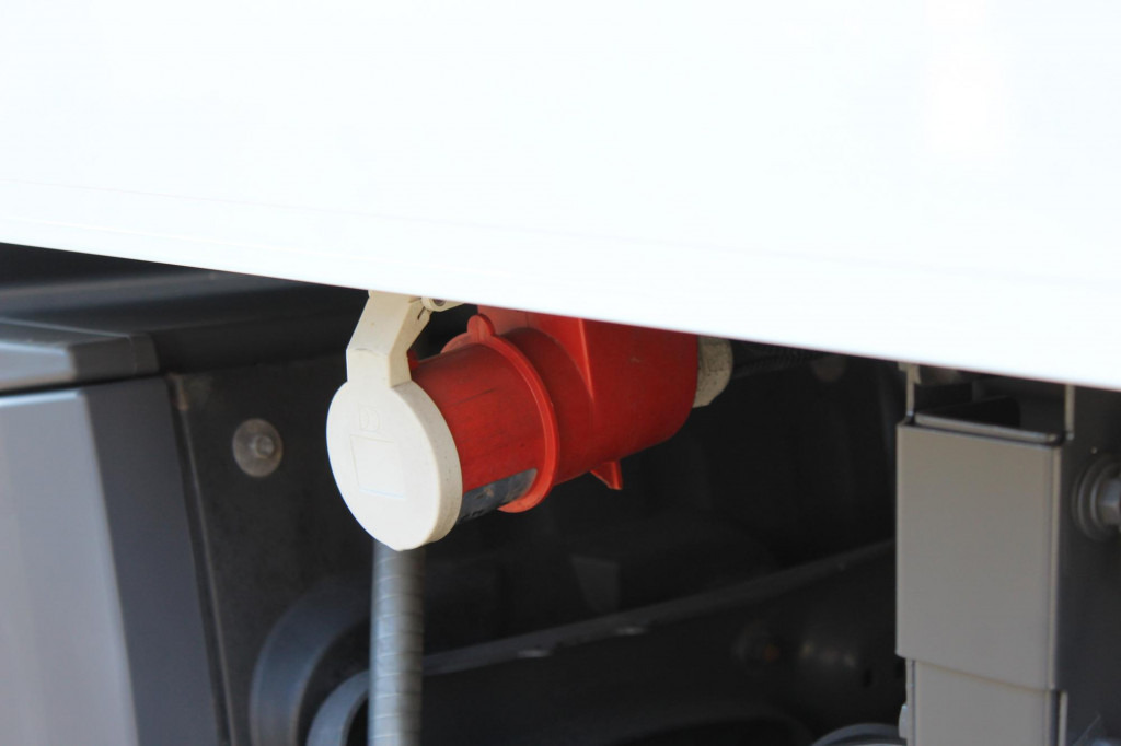 Mercedes-Benz Actros 1830 E6 TK T-1200R Multi Bi-Temp LBW AHK - Camion frigider: Foto 4 Mercedes-Benz Actros 1830 E6 TK T-1200R Multi Bi-Temp LBW AHK - Camion frigider: Foto 4