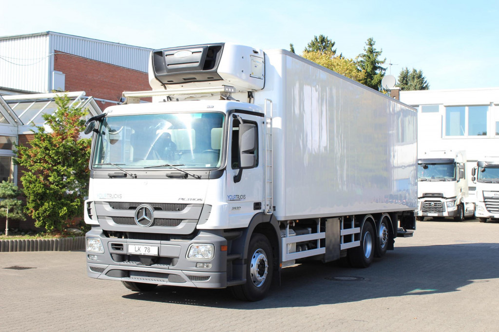 Mercedes-Benz Actros 2532 E5 CS 1150 Multi Bi-Temp LBW Rolltor - Camion frigider: Foto 1 Mercedes-Benz Actros 2532 E5 CS 1150 Multi Bi-Temp LBW Rolltor - Camion frigider: Foto 1
