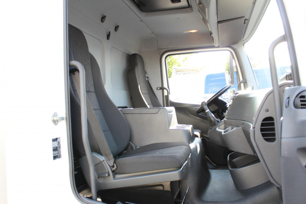 Mercedes-Benz Atego 818 E6 Koffer 6m Klima LDW Schalter LBW - Autoutilitară box: Foto 3 Mercedes-Benz Atego 818 E6 Koffer 6m Klima LDW Schalter LBW - Autoutilitară box: Foto 3