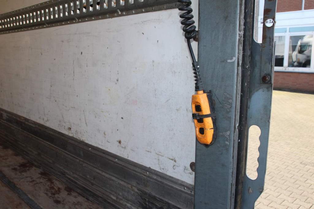 Renault D 280E6 Wide Koffer LBW nur 268Tkm! - Camion furgon: Foto 4 Renault D 280E6 Wide Koffer LBW nur 268Tkm! - Camion furgon: Foto 4