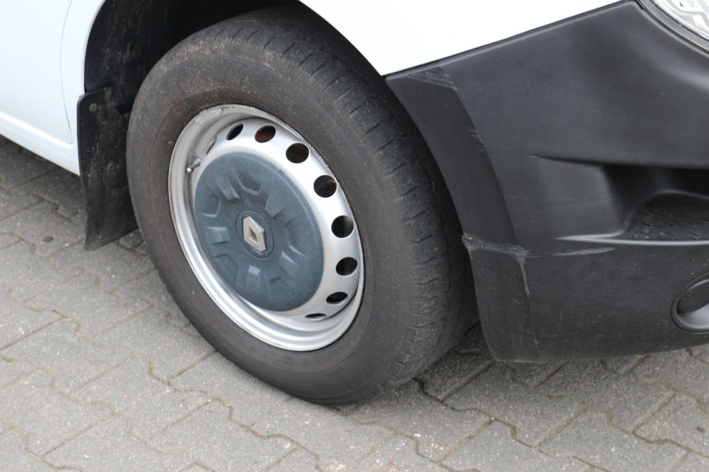 Camion cu nacela Renault Master France-Elevateur 121 FT 120 kg 12m: Foto 12 Camion cu nacela Renault Master France-Elevateur 121 FT 120 kg 12m: Foto 12