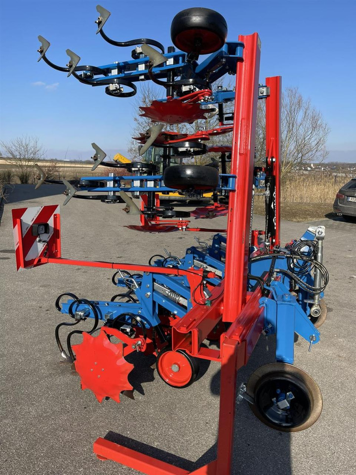 Hatzenbichler 6-reihiges Hackgerät, 75 cm Abstand, TOP Zustand - Maşină pentru prelucrarea solului: Foto 2 Hatzenbichler 6-reihiges Hackgerät, 75 cm Abstand, TOP Zustand - Maşină pentru prelucrarea solului: Foto 2