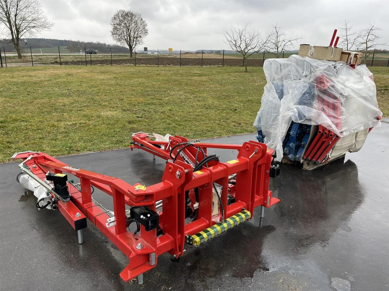 Hatzenbichler Neuer unbenutzter Striegel mit hydraulischer Druckverstellung, 12m AB, Hatzenbichler Striegel - Grapă: Foto 1 Hatzenbichler Neuer unbenutzter Striegel mit hydraulischer Druckverstellung, 12m AB, Hatzenbichler Striegel - Grapă: Foto 1
