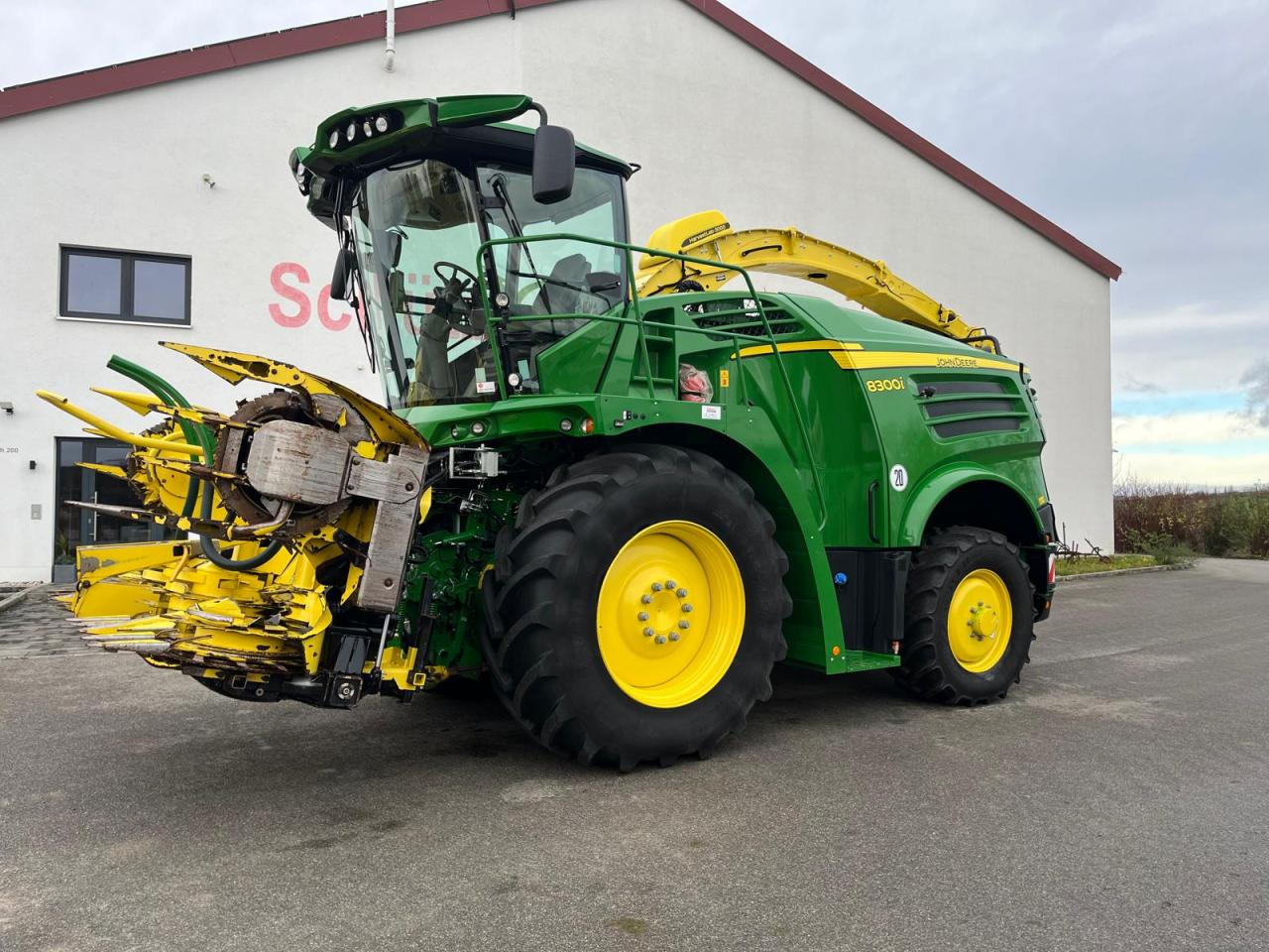 John Deere 8300i Feldhäcksler, Harvestlap, Pickup, Kemper, erst 910 Betriebsstunden, Baujahr 2018 - Combină de Recoltat Furaj: Foto 2 John Deere 8300i Feldhäcksler, Harvestlap, Pickup, Kemper, erst 910 Betriebsstunden, Baujahr 2018 - Combină de Recoltat Furaj: Foto 2