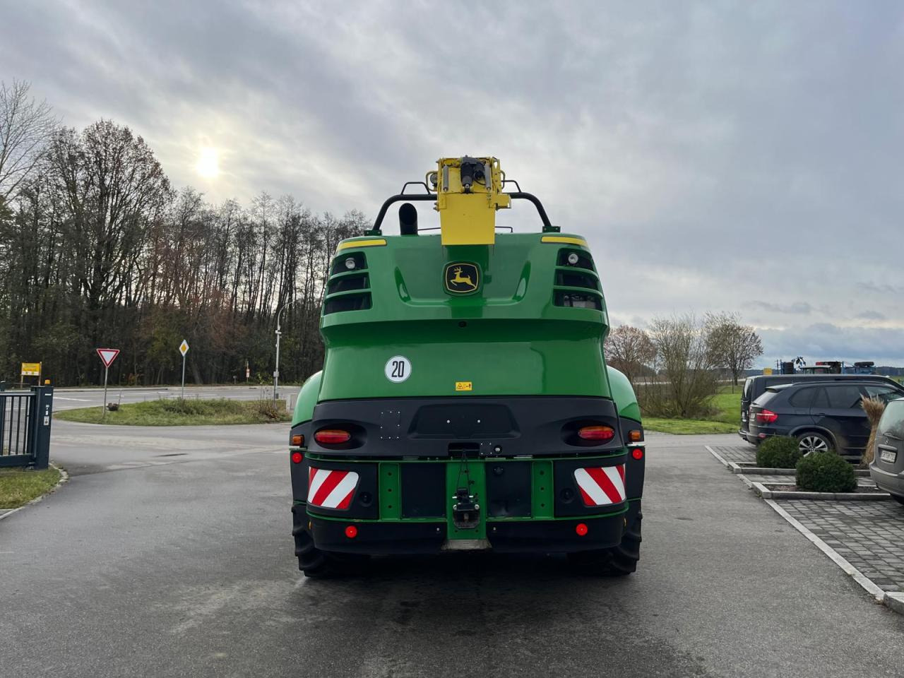 John Deere 8300i Feldhäcksler, Harvestlap, Pickup, Kemper, erst 910 Betriebsstunden, Baujahr 2018 - Combină de Recoltat Furaj: Foto 4 John Deere 8300i Feldhäcksler, Harvestlap, Pickup, Kemper, erst 910 Betriebsstunden, Baujahr 2018 - Combină de Recoltat Furaj: Foto 4