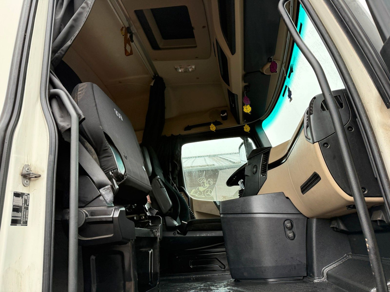 Leasing de  Mercedes-Benz Actros 1843 Stream Space,  Hydraulik, Retarder Mercedes-Benz Actros 1843 Stream Space,  Hydraulik, Retarder: Foto 6