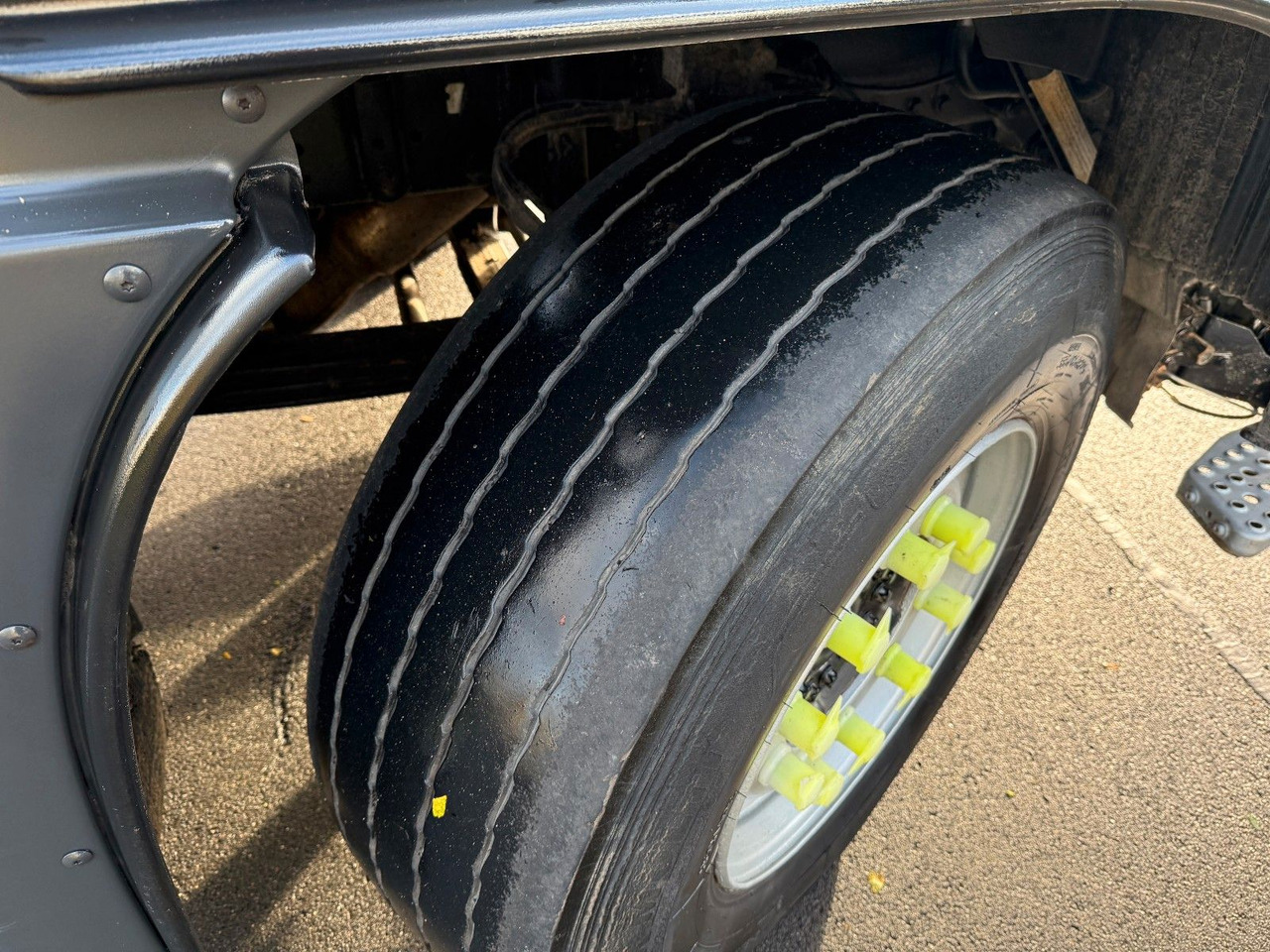 MAN TGS 35.360 8x2 Fahrgestell - Camion şasiu: Foto 4 MAN TGS 35.360 8x2 Fahrgestell - Camion şasiu: Foto 4