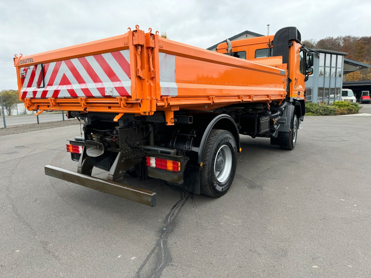 Mercedes-Benz Actros 2036 4x4 Meiler Kipper Winterdienst Euro5 Mercedes-Benz Actros 2036 4x4 Meiller Kipper Winterdienst E 5 - Camion basculantă: Foto 4 Mercedes-Benz Actros 2036 4x4 Meiler Kipper Winterdienst Euro5 Mercedes-Benz Actros 2036 4x4 Meiller Kipper Winterdienst E 5 - Camion basculantă: Foto 4