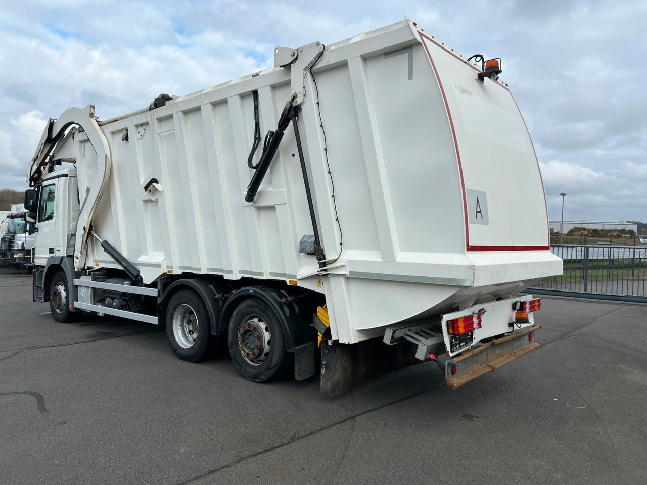 Autogunoiere Mercedes-Benz Actros 2532 MP 3 Faun Frontlader 533 Waage Mercedes-Benz Actros 2532 MP 3 Faun Frontlader 533 Waage: Foto 8