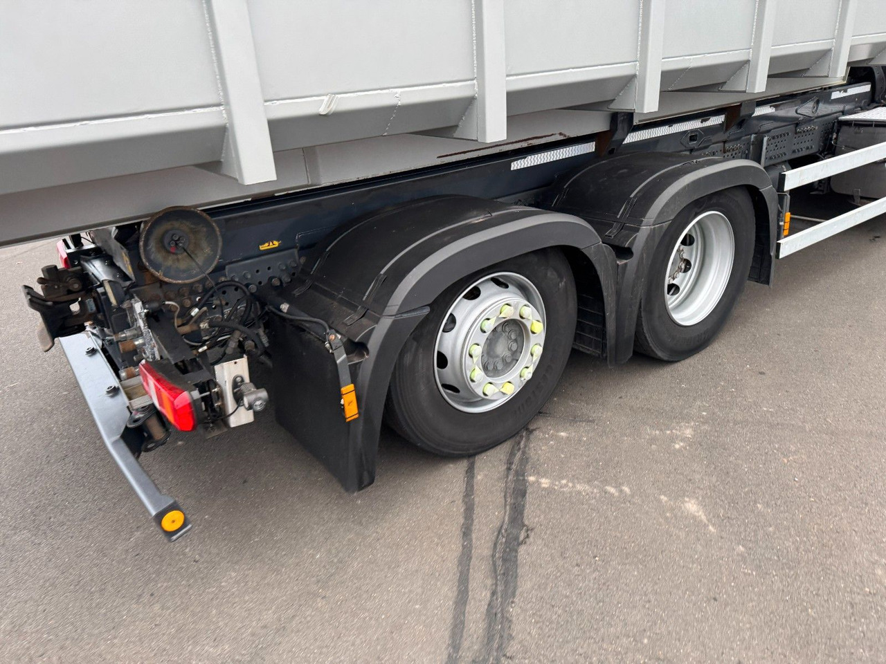 Mercedes-Benz Actros 2543 6x2 Meiler RK 20.65 Kranhydraulik Mercedes-Benz Actros 2543 6x2 Meiller RK 20.65 Kranhydraulik - Camion cu cârlig: Foto 5 Mercedes-Benz Actros 2543 6x2 Meiler RK 20.65 Kranhydraulik Mercedes-Benz Actros 2543 6x2 Meiller RK 20.65 Kranhydraulik - Camion cu cârlig: Foto 5