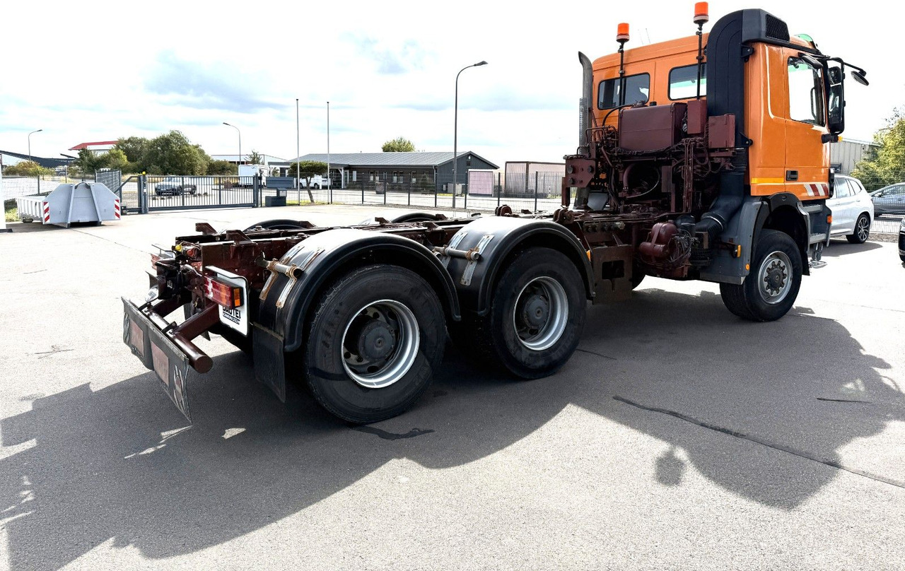 Mercedes-Benz Actros 3340 6x6 Dautel Wechselsystem + Kupplung - Camion şasiu: Foto 4 Mercedes-Benz Actros 3340 6x6 Dautel Wechselsystem + Kupplung - Camion şasiu: Foto 4
