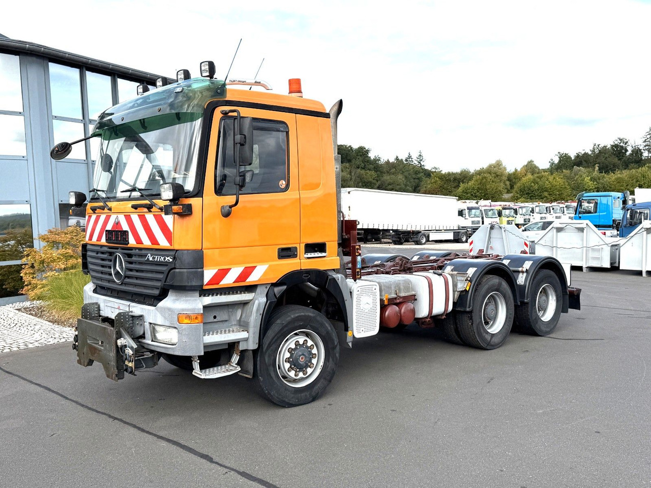 Mercedes-Benz Actros 3340 6x6 Dautel Wechselsystem + Kupplung - Camion şasiu: Foto 1 Mercedes-Benz Actros 3340 6x6 Dautel Wechselsystem + Kupplung - Camion şasiu: Foto 1