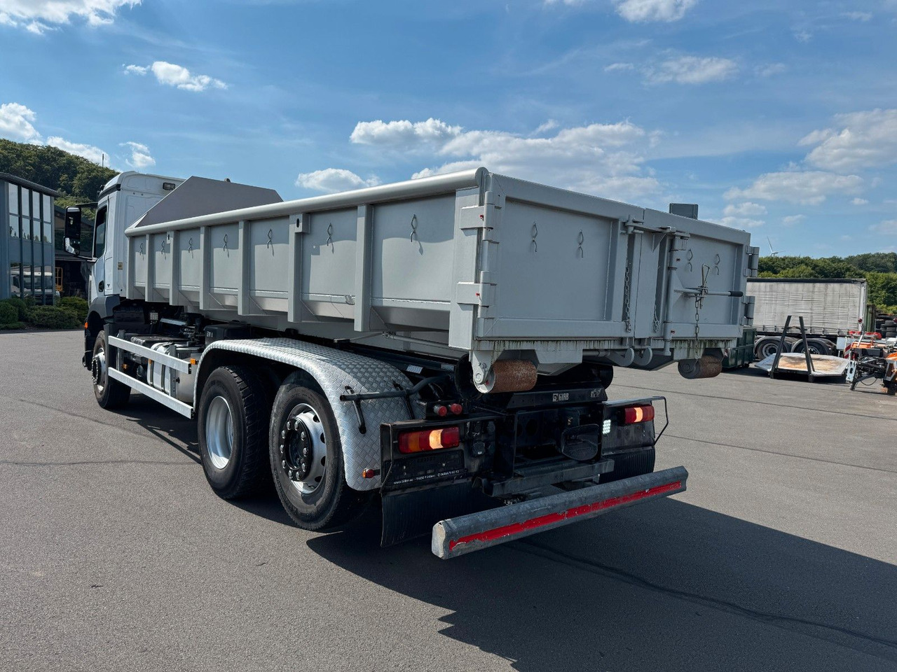 Mercedes-Benz Arocs 2535 6x2 Hiab XR 21S59 + Kranhydraulik - Camion cu cârlig: Foto 3 Mercedes-Benz Arocs 2535 6x2 Hiab XR 21S59 + Kranhydraulik - Camion cu cârlig: Foto 3