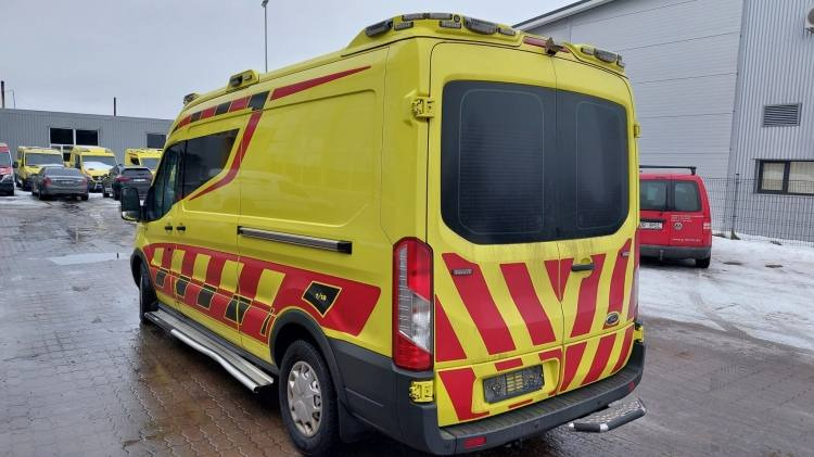 FORD TRANSIT 2,0TDI AMBULANCE KLIMA 1.2018 EURO 6, 3 UNITS - Ambulanță: Foto 2 FORD TRANSIT 2,0TDI AMBULANCE KLIMA 1.2018 EURO 6, 3 UNITS - Ambulanță: Foto 2