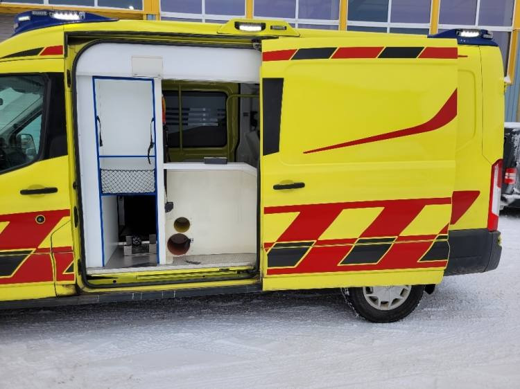 FORD TRANSIT 2,0TDI AMBULANCE KLIMA 4.2018 EURO 6, 3 UNITS - Ambulanță: Foto 4 FORD TRANSIT 2,0TDI AMBULANCE KLIMA 4.2018 EURO 6, 3 UNITS - Ambulanță: Foto 4