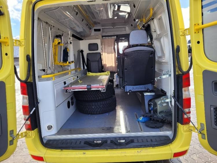 MERCEDES – BENZ SPRINTER AMBULANCE (PROFILE) KLIMA 2.2016 EURO 6 - Ambulanță: Foto 4 MERCEDES – BENZ SPRINTER AMBULANCE (PROFILE) KLIMA 2.2016 EURO 6 - Ambulanță: Foto 4
