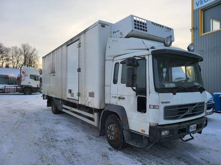 VOLVO FL 250 FOR SPAREPARTS - Camion frigider: Foto 1 VOLVO FL 250 FOR SPAREPARTS - Camion frigider: Foto 1