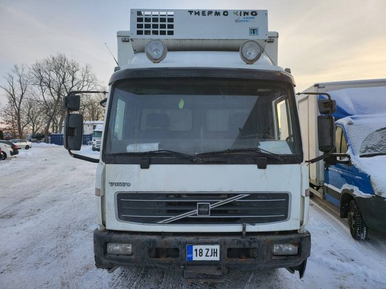 VOLVO FL 250 FOR SPAREPARTS - Camion frigider: Foto 2 VOLVO FL 250 FOR SPAREPARTS - Camion frigider: Foto 2