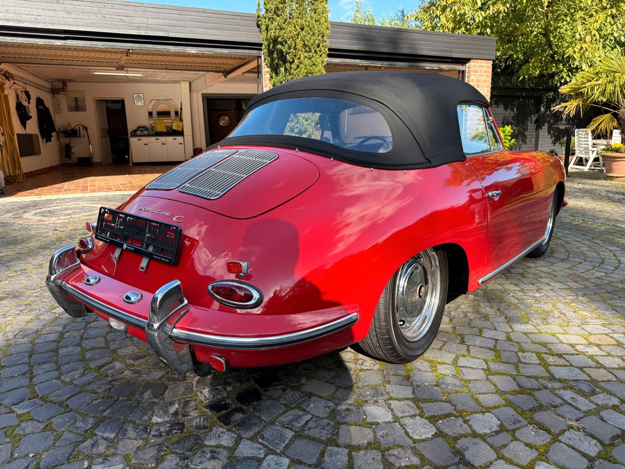 Porsche 356 C / 1600 C Reutter Cabrio Porsche 356 C / 1600 C Reutter Cabrio - Automobil: Foto 3 Porsche 356 C / 1600 C Reutter Cabrio Porsche 356 C / 1600 C Reutter Cabrio - Automobil: Foto 3