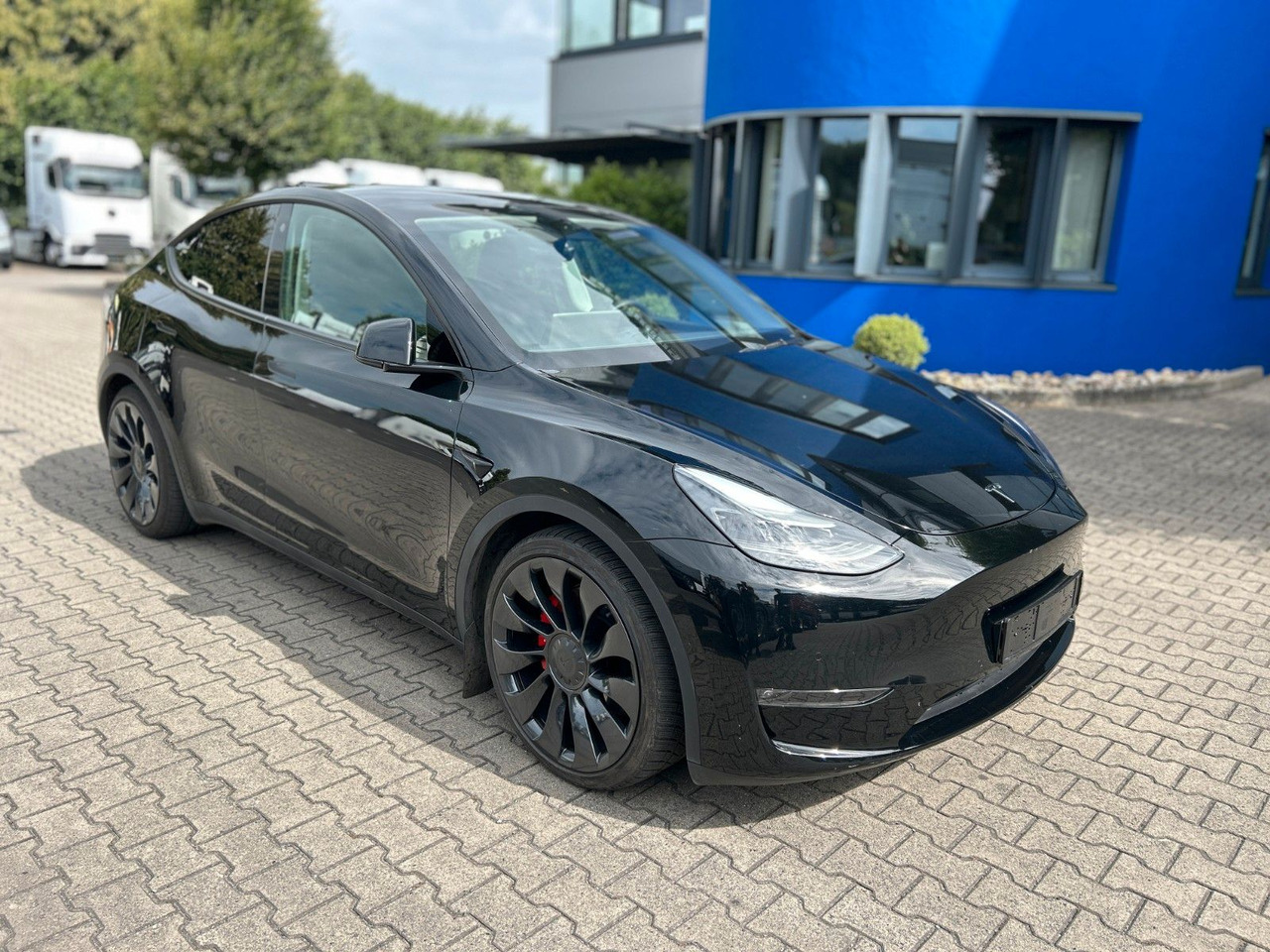 Tesla Model Y Performance Dual AWD - Berlină/ Sedan: Foto 3 Tesla Model Y Performance Dual AWD - Berlină/ Sedan: Foto 3