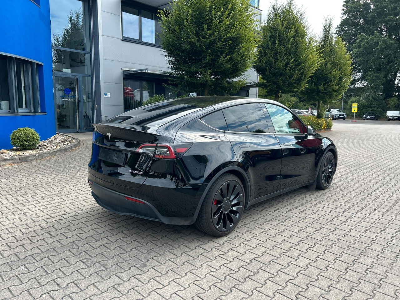 Tesla Model Y Performance Dual AWD - Berlină/ Sedan: Foto 5 Tesla Model Y Performance Dual AWD - Berlină/ Sedan: Foto 5