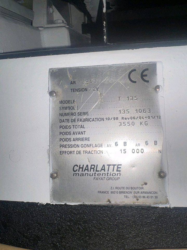 Charlatte 2012 - Tractor pentru bagaje: Foto 3 Charlatte 2012 - Tractor pentru bagaje: Foto 3