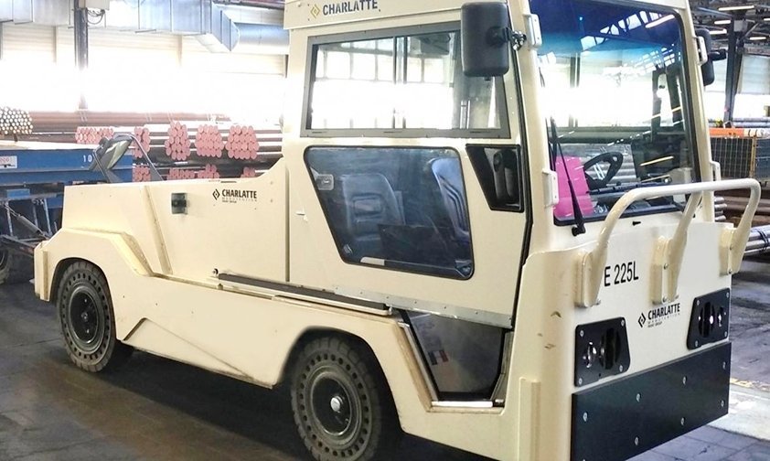 Charlatte TE225 - Tractor pentru bagaje: Foto 1 Charlatte TE225 - Tractor pentru bagaje: Foto 1