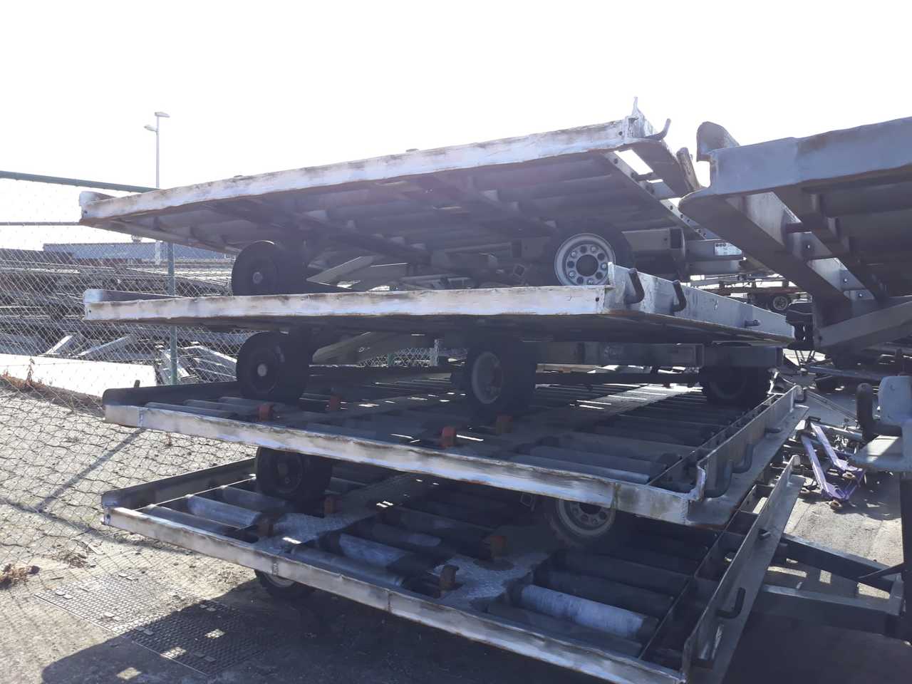 Pallet Dollies - Echipamente aeroportuare: Foto 1 Pallet Dollies - Echipamente aeroportuare: Foto 1