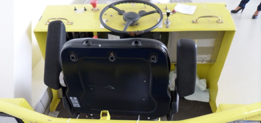 Liftow 75C - Tractor pentru aeronave: Foto 2 Liftow 75C - Tractor pentru aeronave: Foto 2